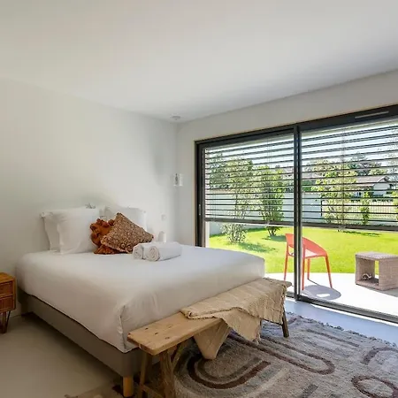 Maison Lyon Piscine Climatisation De 250 M2 Villa *