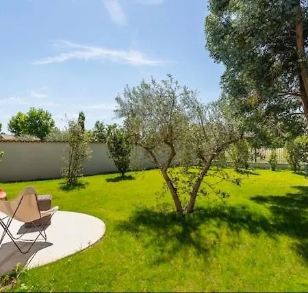 Maison Lyon Piscine Climatisation De 250 M2 Villa