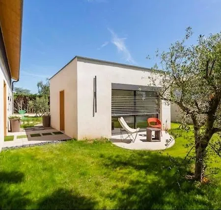 Maison Lyon Piscine Climatisation De 250 M2 *
