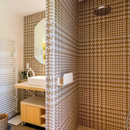 Maison Lyon Piscine Climatisation De 250 M2 Villa Ecully